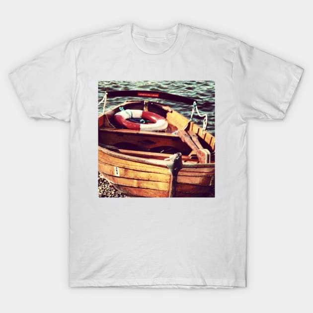 Lake District: rowing boat T-Shirt by Jonesyinc